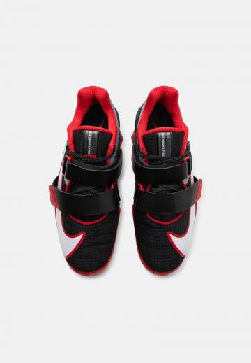 Тренировочные кроссовки