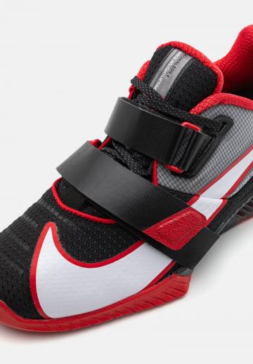 Тренировочные кроссовки