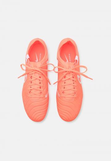 Футбольные бутсы