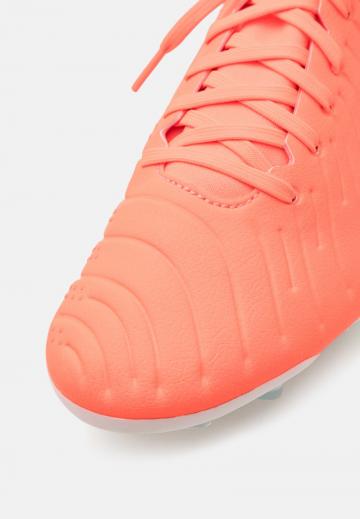 Футбольные бутсы