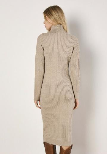 Вязаное платье