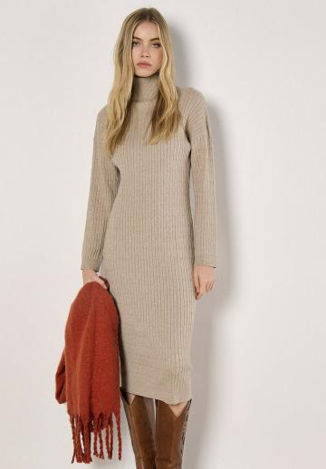 Вязаное платье