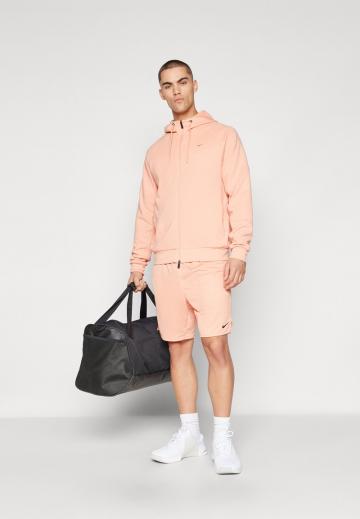 Спортивная кофта