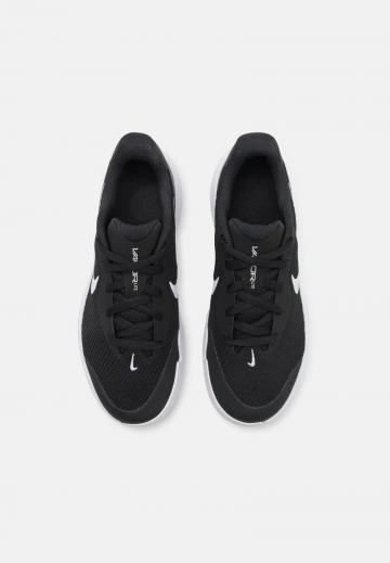 Теннисные кроссовки