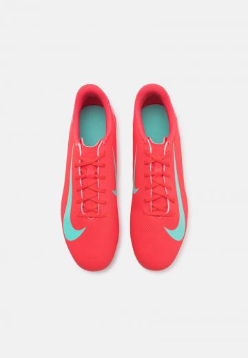 Футбольные бутсы