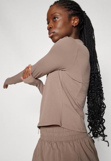 Спортивная куртка