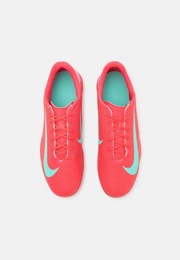 Футбольные бутсы