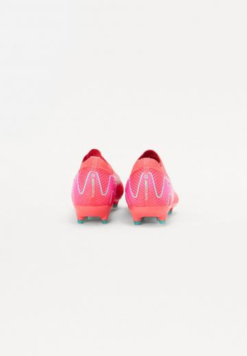 Футбольные бутсы