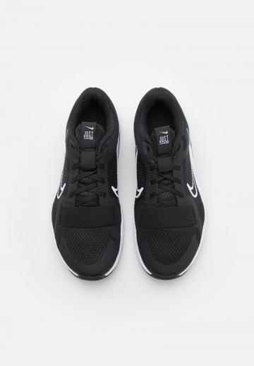 Тренировочные кроссовки