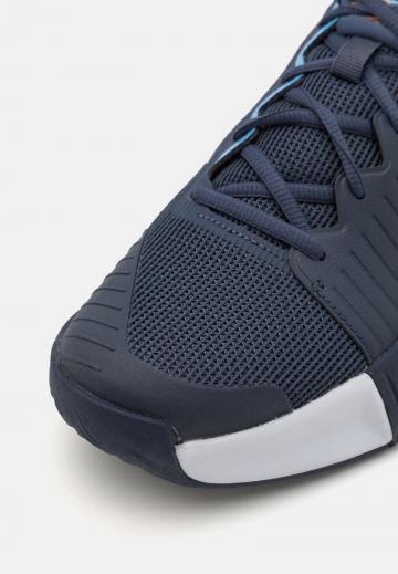 Теннисные кроссовки