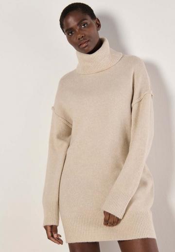 Вязаное платье