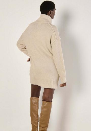 Вязаное платье