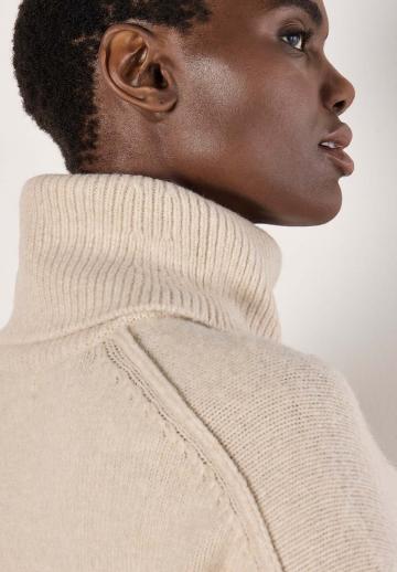 Вязаное платье