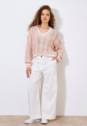 Пуловер с вырезом V