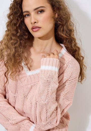 Пуловер с вырезом V