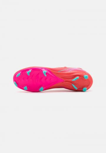 Футбольные бутсы