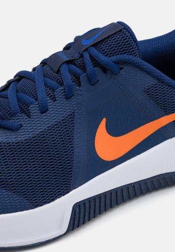 Тренировочные кроссовки