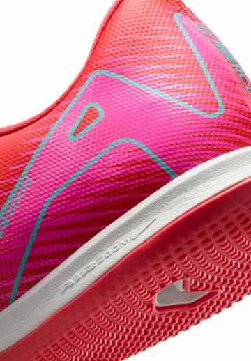 Футбольные бутсы