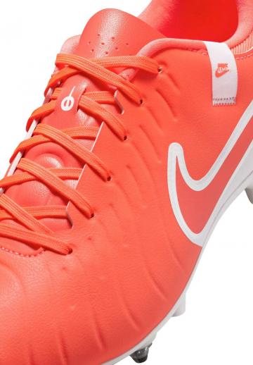 Футбольные бутсы