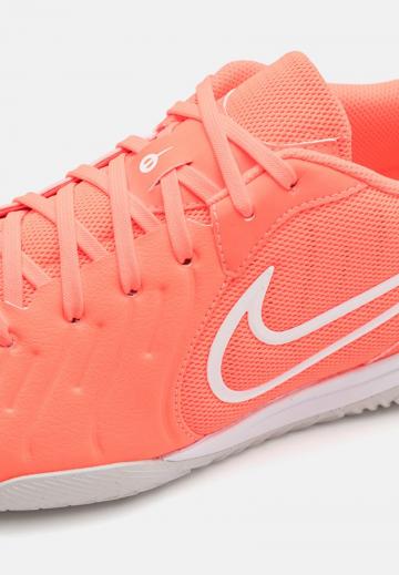 Футбольные бутсы