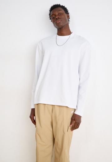 Брюки с накладными карманами