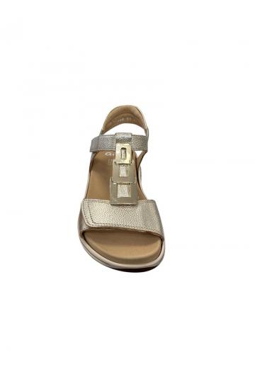 Босоножки на танкетке