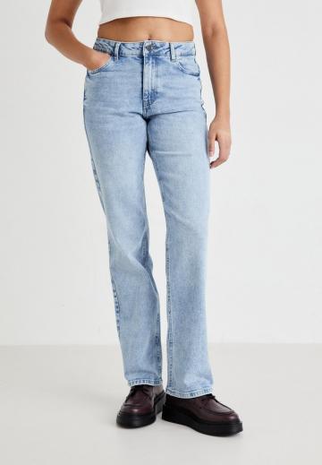 Свободные джинсы