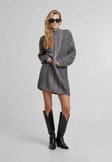 Вязаное платье