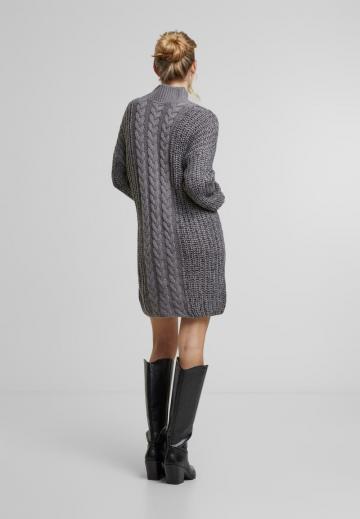 Вязаное платье