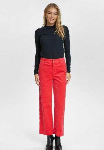 Короткие джинсы