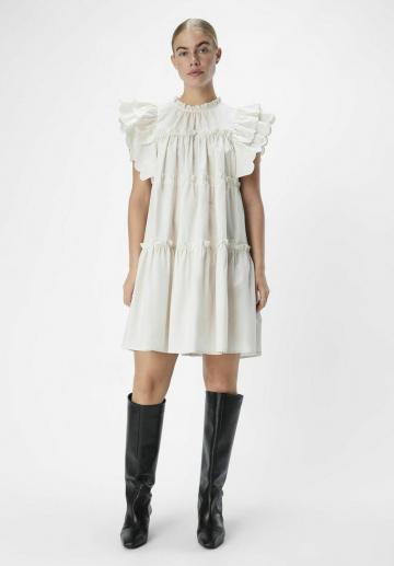 Короткое платье