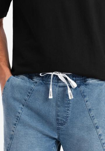 Узкие джинсы