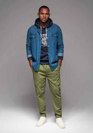 Брюки с накладными карманами