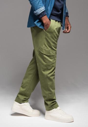 Брюки с накладными карманами