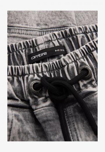 Узкие джинсы