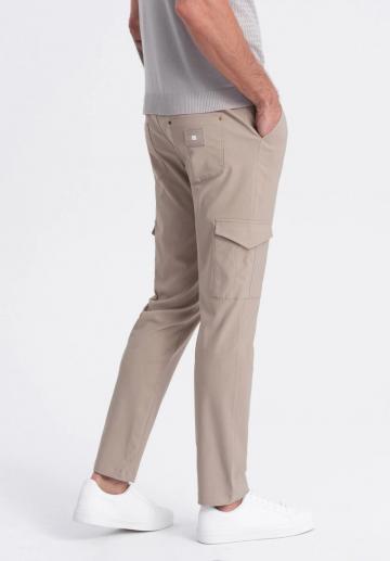 Брюки с накладными карманами
