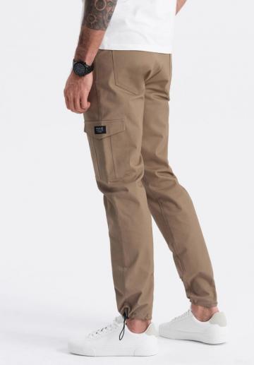 Брюки с накладными карманами