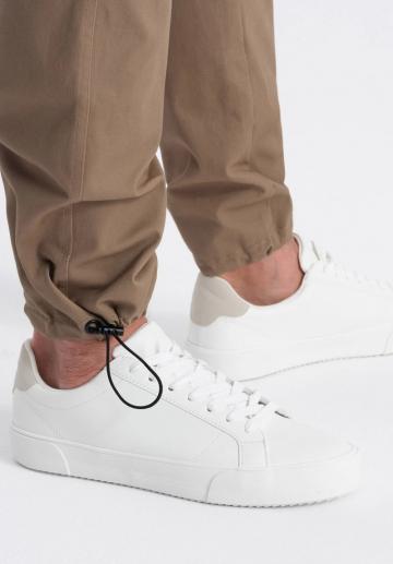 Брюки с накладными карманами