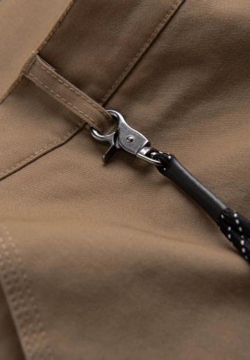 Брюки с накладными карманами