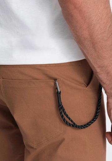 Брюки с накладными карманами