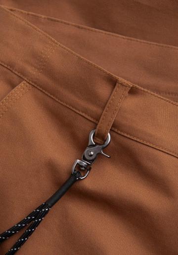 Брюки с накладными карманами