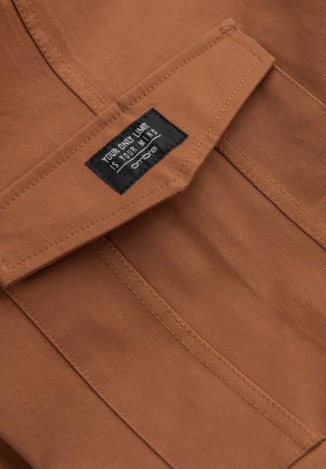 Брюки с накладными карманами