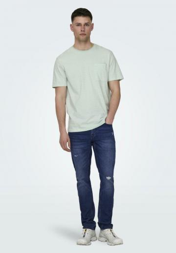 Узкие джинсы