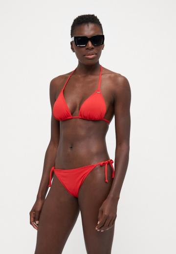 Треугольное бикини