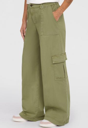 Брюки с накладными карманами