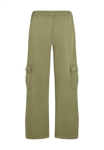 Брюки с накладными карманами