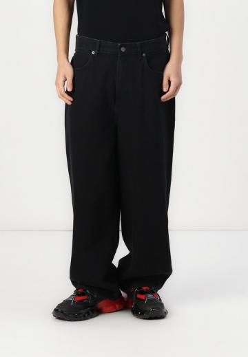 Свободные джинсы