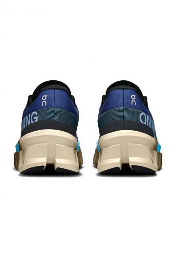 Беговые кроссовки