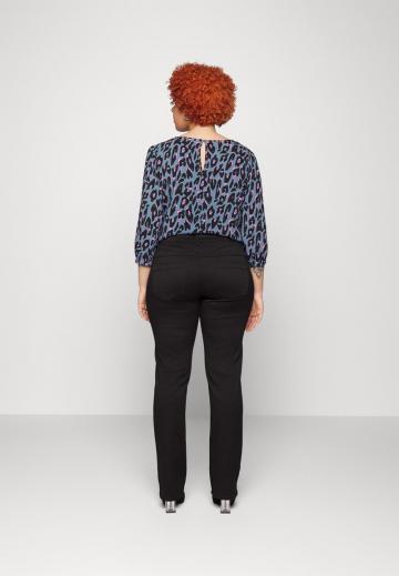 Узкие джинсы