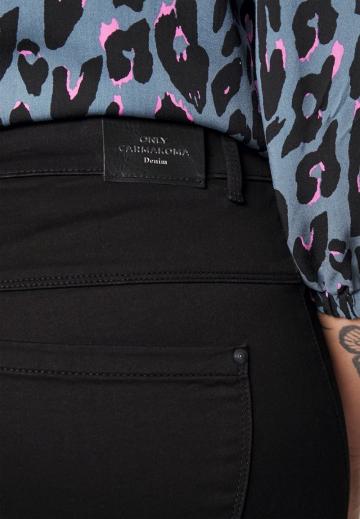 Узкие джинсы